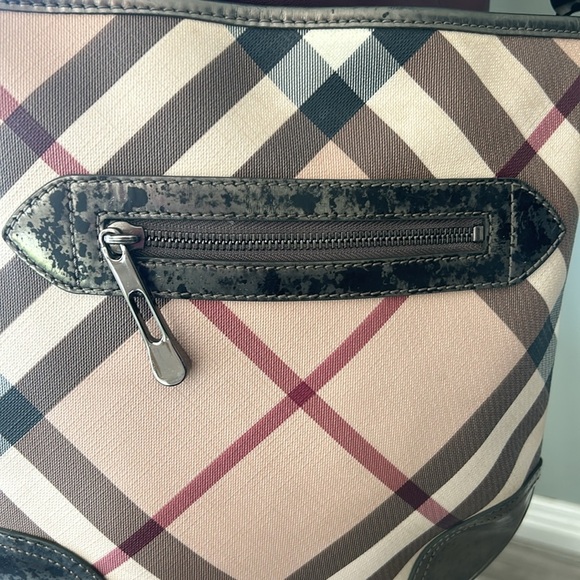 💯 authentic Burberry Patent Nova Check Dryden Crossbody Bag - Picture 5 of 16